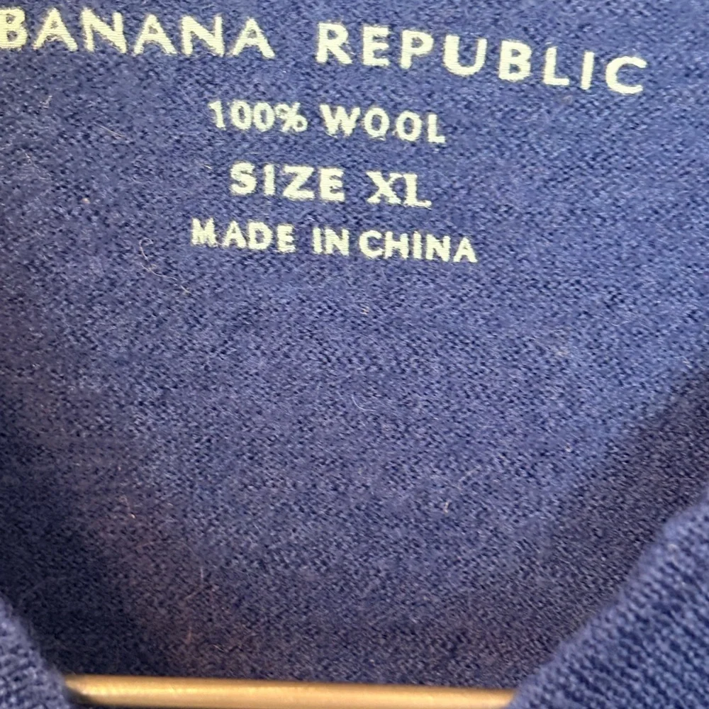 Banana Republic Men's V-Neck 100% Wool Sweater in Blue‎ with Gray Stripes